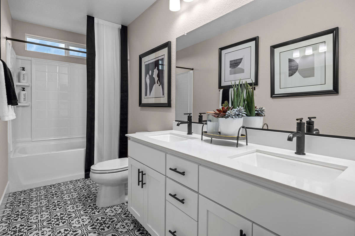 Dual-sink vanity at primary bath