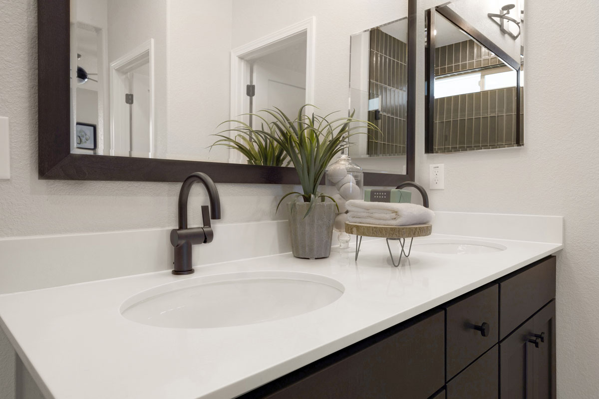 Dual-sink vanity at primary bath