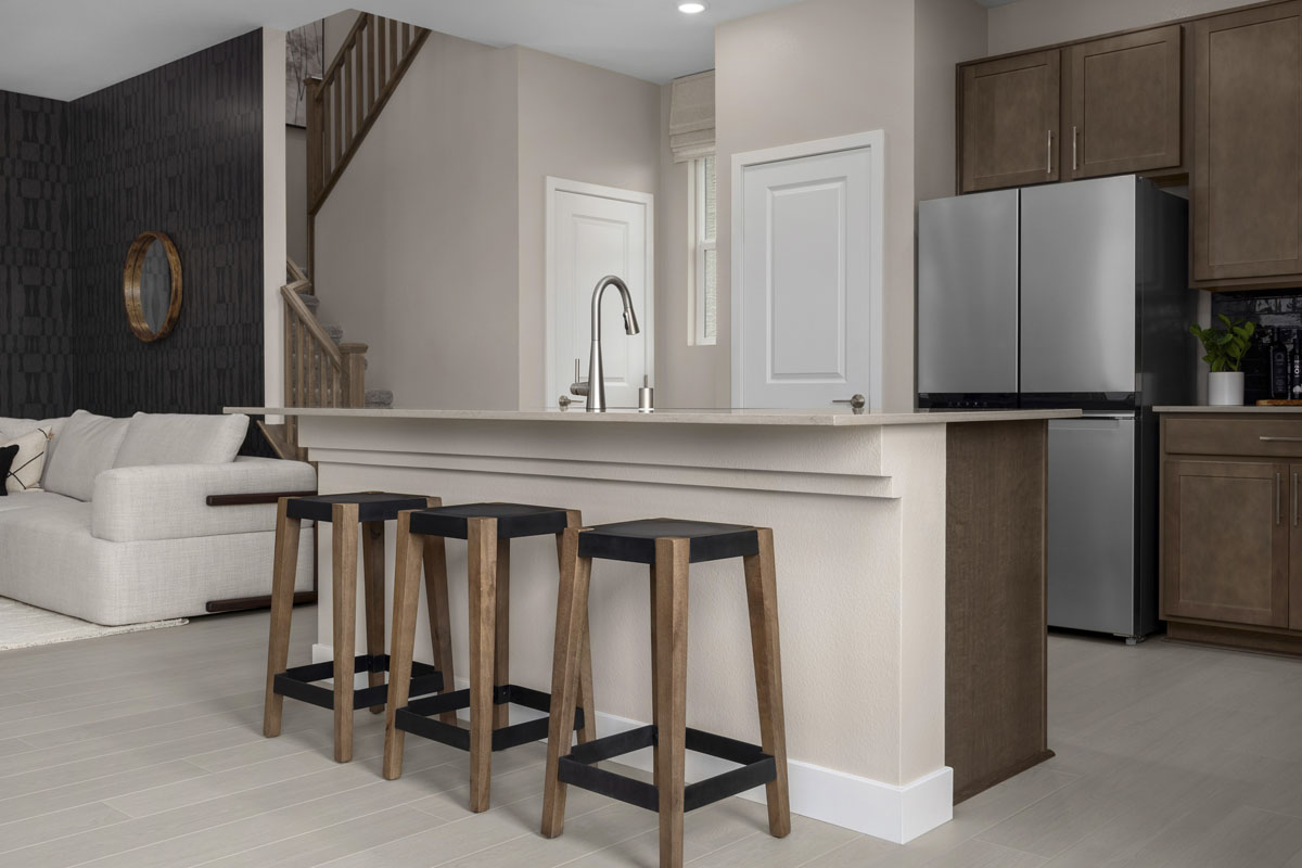 Kitchen breakfast bar