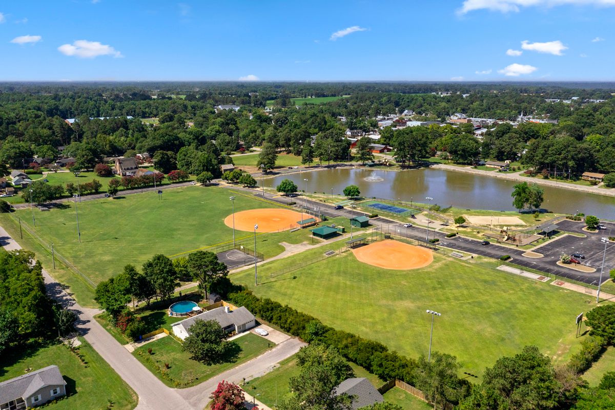 Only a 14-minute drive to Jack Marley Park