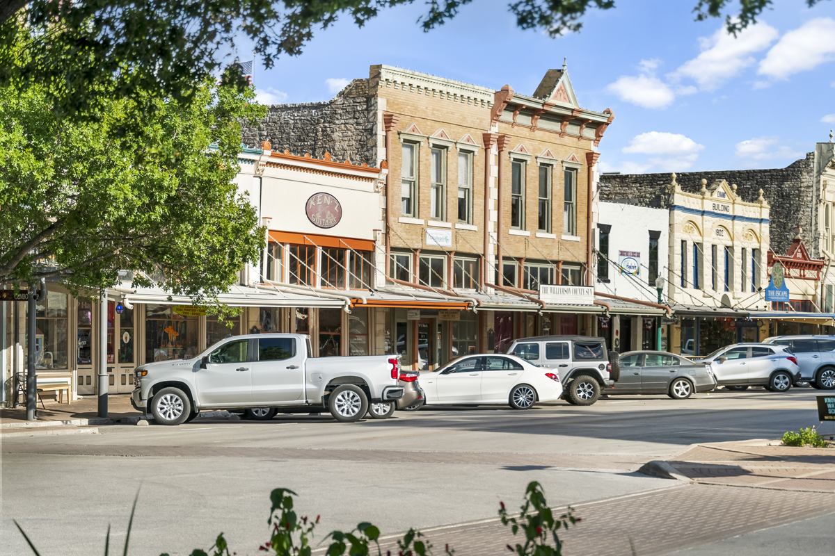 Short drive to downtown Georgetown
