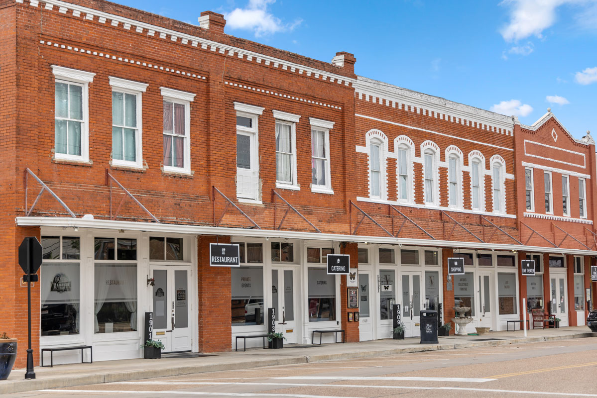 Short drive to downtown Rosenberg