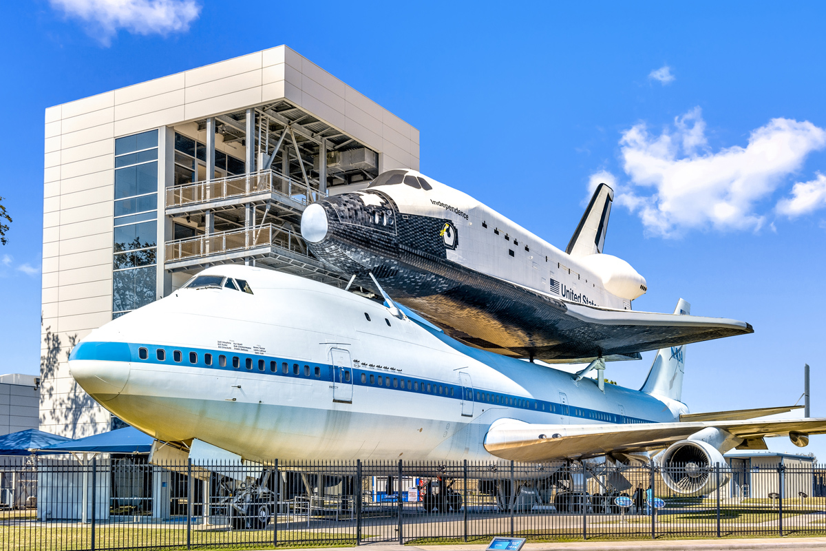 Just a 22-minute drive to Johnson Space Center