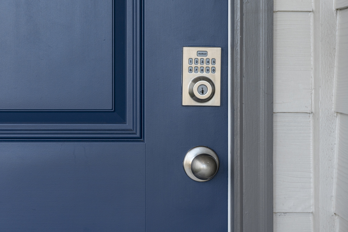 Deadbolt with key pad		