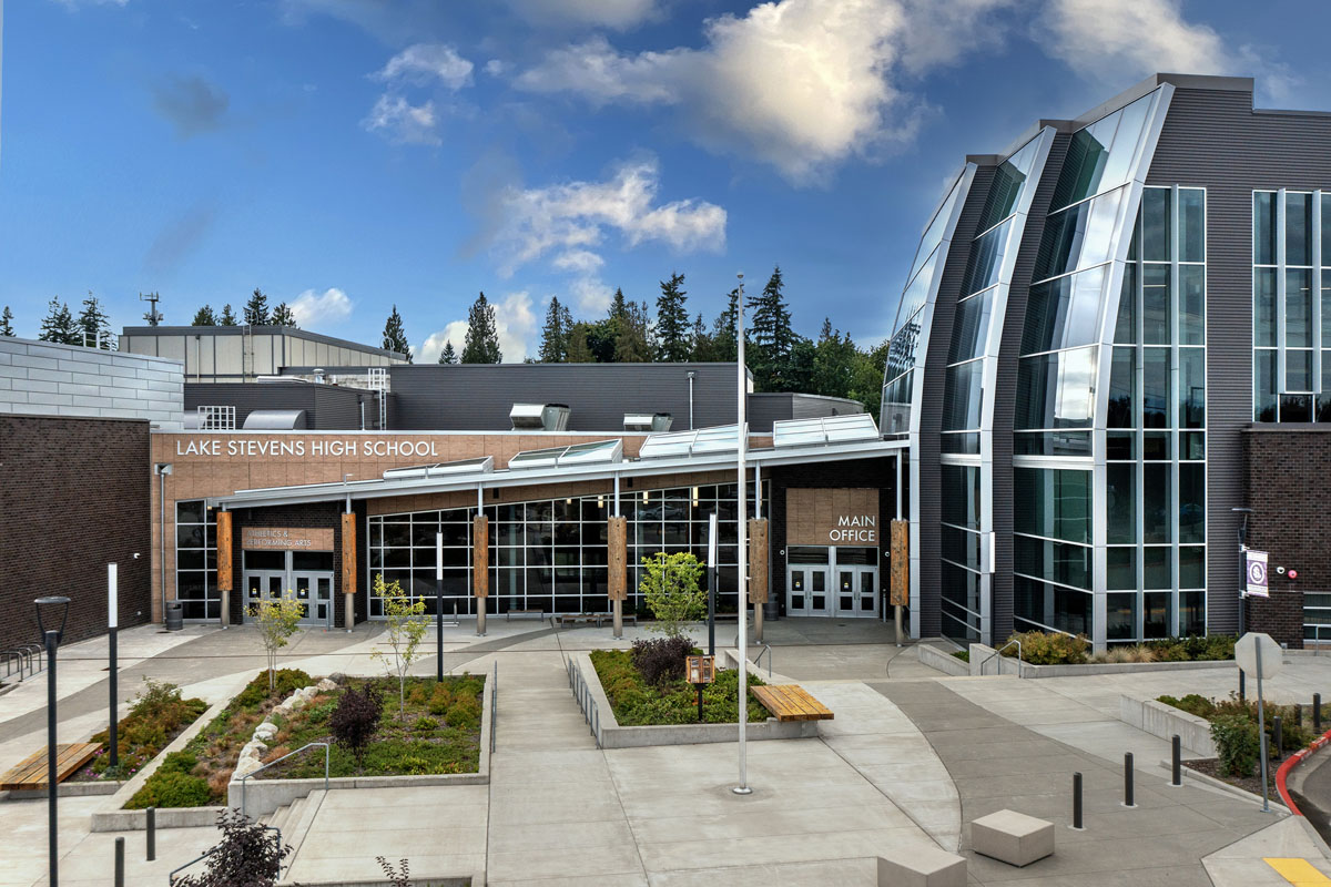 Only 7 minutes to Lake Stevens High School